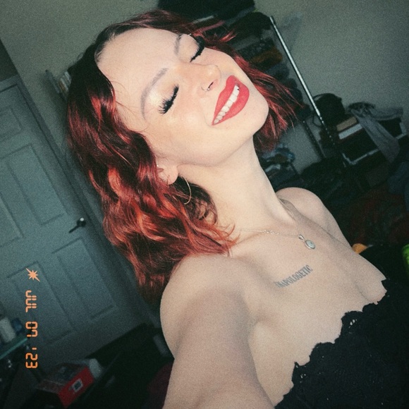 Meet your Posher, Danielle - Picture 8 of 9